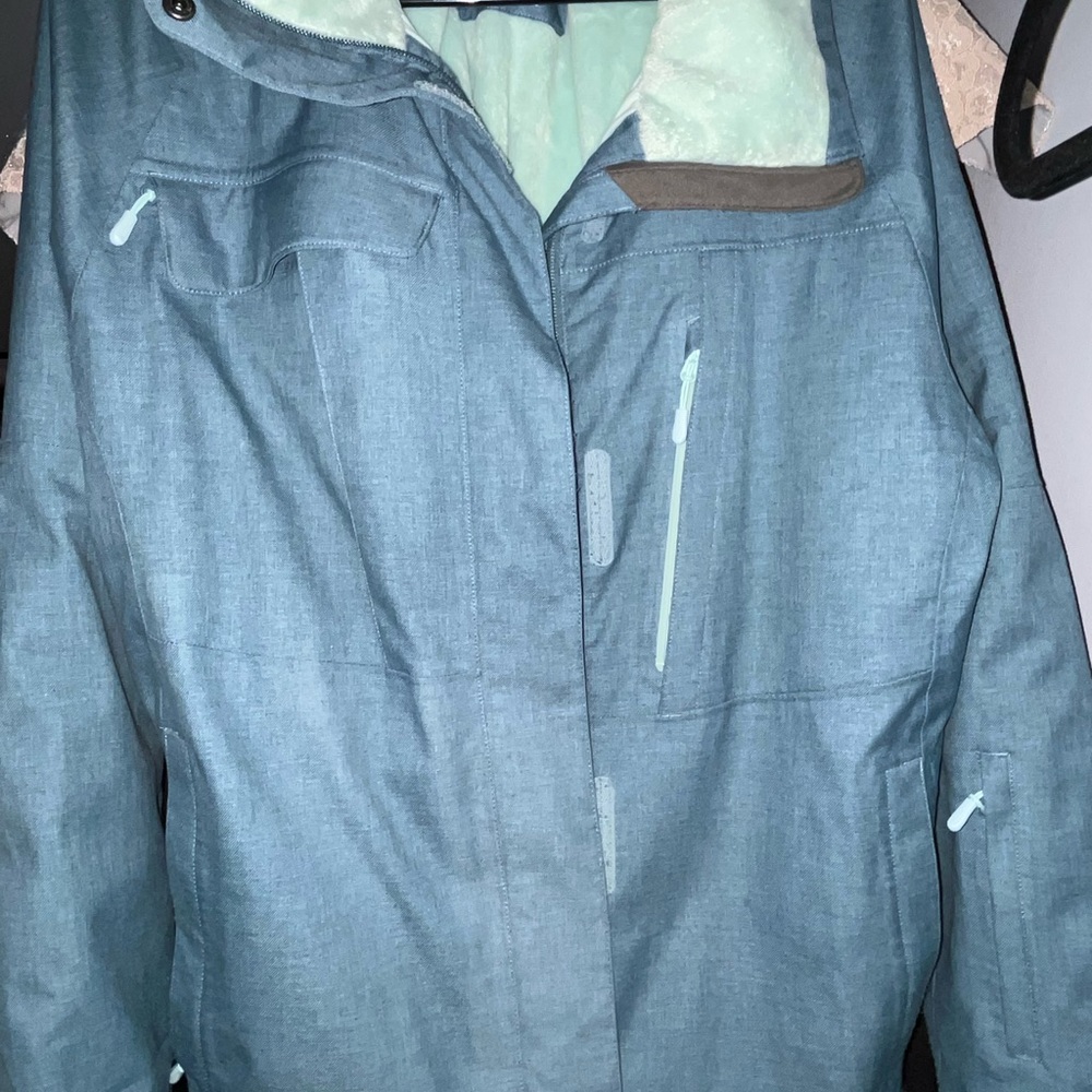 L.L. Bean Women’s Teal Performance Jacket - Picture 2 of 16